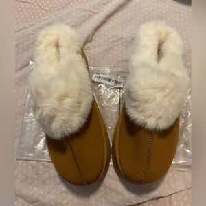 NWOT Fur lined mule slipper / shoes. Brand new, never worn. Size 40.